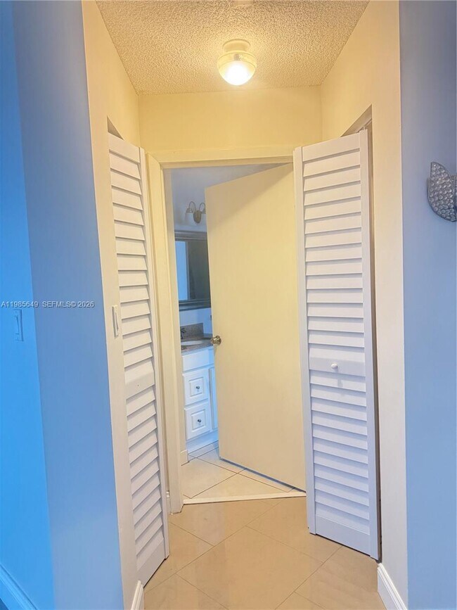 Building Photo - 14030 SW 91st Terrace