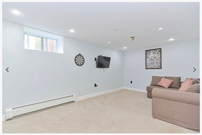Building Photo - 36 Alleyne St