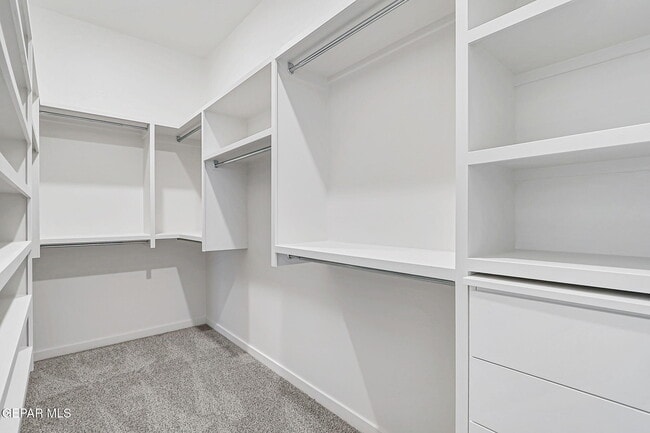 Building Photo - 832 Eltham Dr