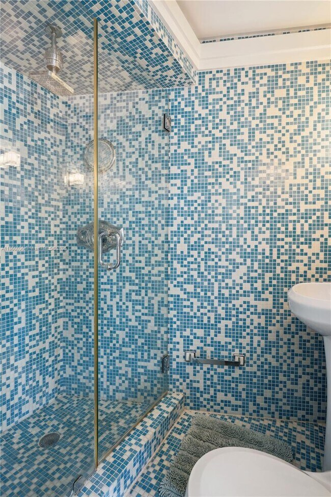 Building Photo - 1881 Washington Ave