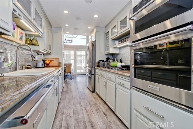 Building Photo - 425 S Catalina Ave