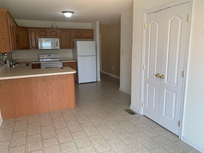 Building Photo - 1 Floor Living! Wheatland Condo 2 Bed 2 Ba...