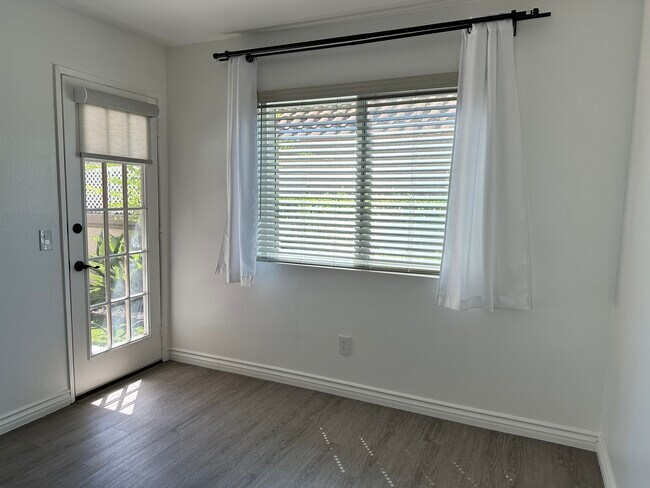 Building Photo - 28112 Mariposa