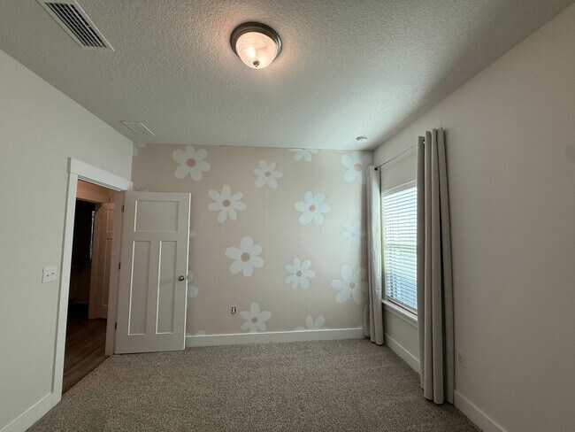 Building Photo - 6124 Cherry Hill Cir