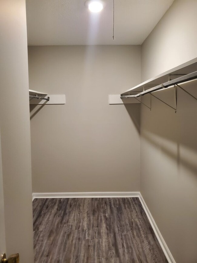 Building Photo - 2 Bedroom, 2 Bath Georgetown townhome with Community Pool, Tennis court, and Playground!