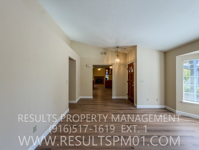 Building Photo - 112 Dyrell Way