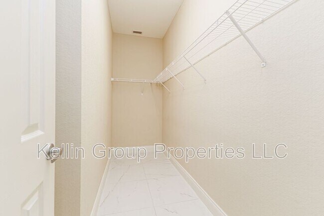 Building Photo - 2611 Highlands Creek Way