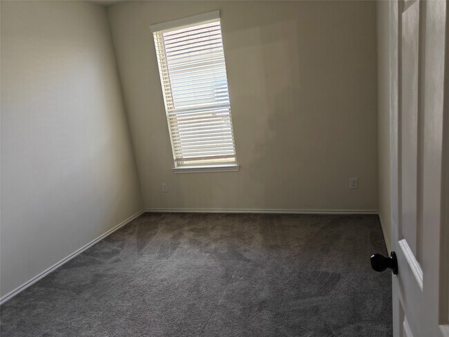 Building Photo - 1731 Gray Hawk Dr