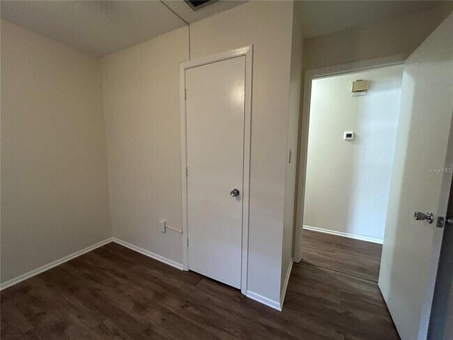 Building Photo - 3646 Radnor Pl