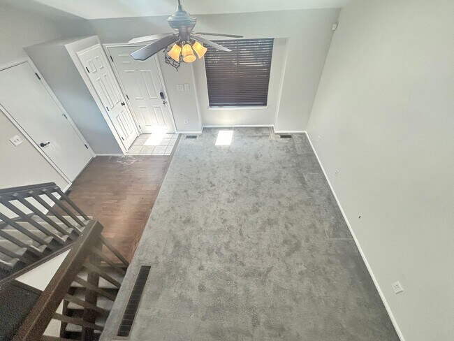 Building Photo - $0 DEPOSIT OPTION. DESIRABLE DAKOTA STATION SPLIT-LEVEL HOME WITH 3 BEDROOMS, 2 BATHS, AND SPACIO...