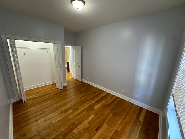 Building Photo - 6229 N Richmond St