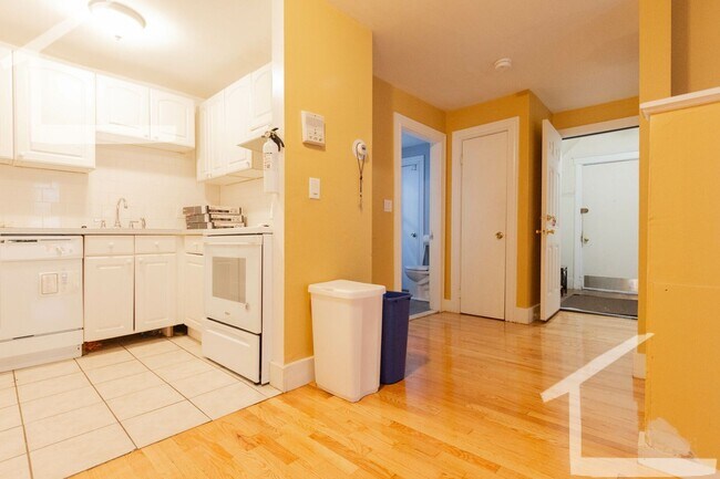 Building Photo - 26 Farrington Ave