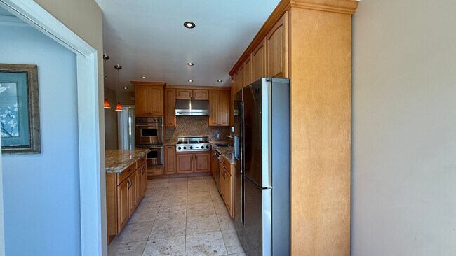 Building Photo - Updated 4BR/2BA Single Family Home in Cove...