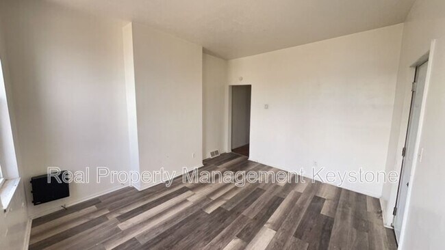 Building Photo - 429 Island Ave