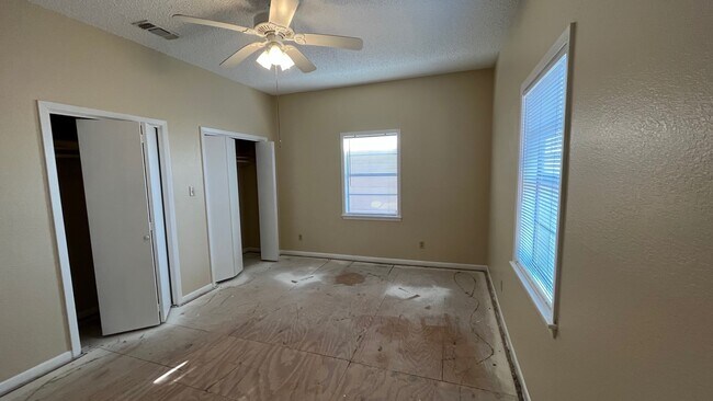 Building Photo - 1523 Avenue O