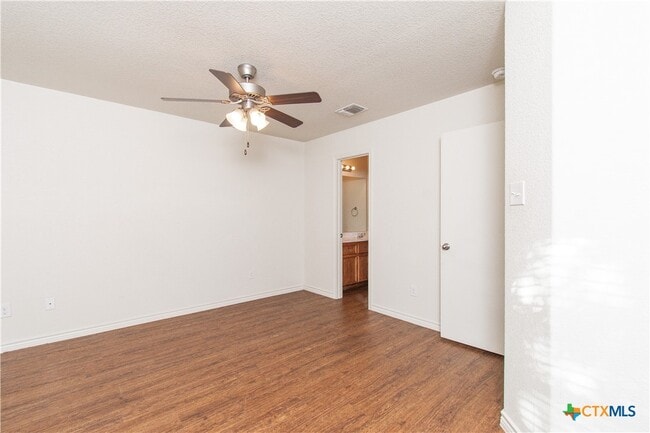 Building Photo - 401 Bonnie Dr