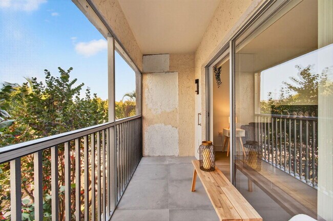 Building Photo - 50 SW 3rd Ave