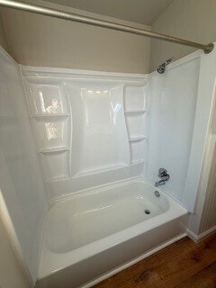 Building Photo - Beautifully renovated single story 2b/1b