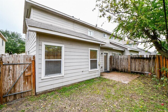 Building Photo - 1115 Eden Park Ln