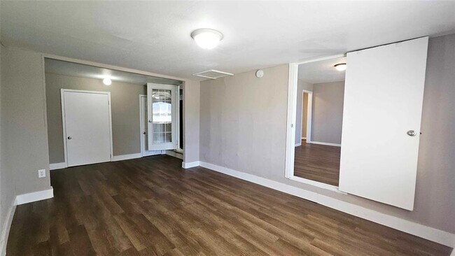 Building Photo - 1505 NE 29th St