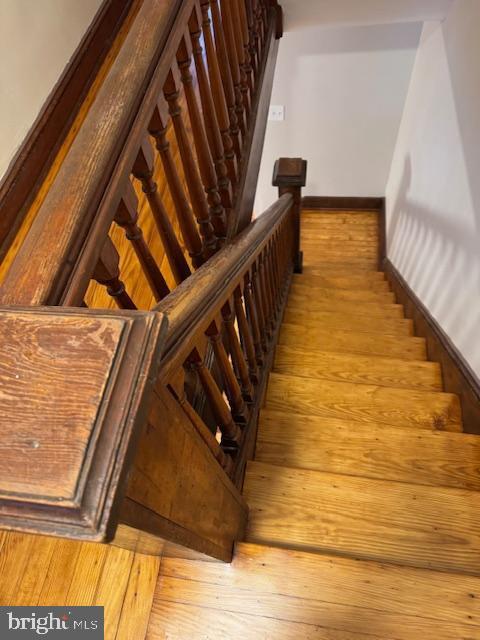 Building Photo - 326 N 5th St