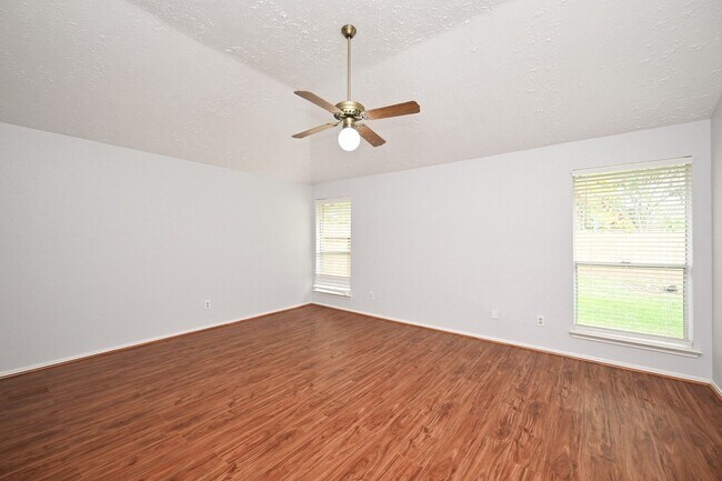 Building Photo - 3551 Santa Rosa Ln