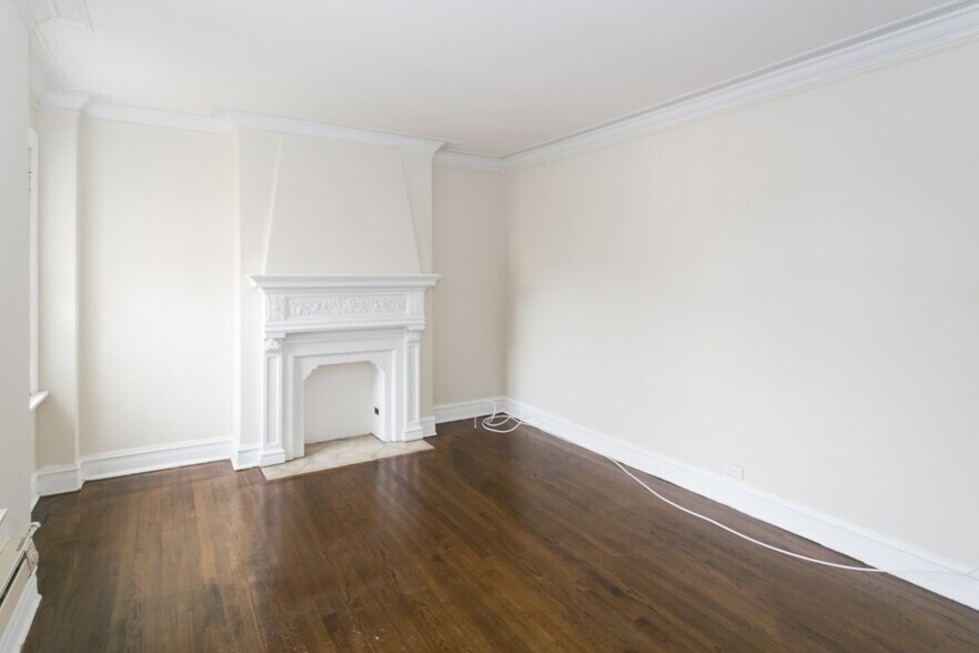 Building Photo - 918 Green Bay