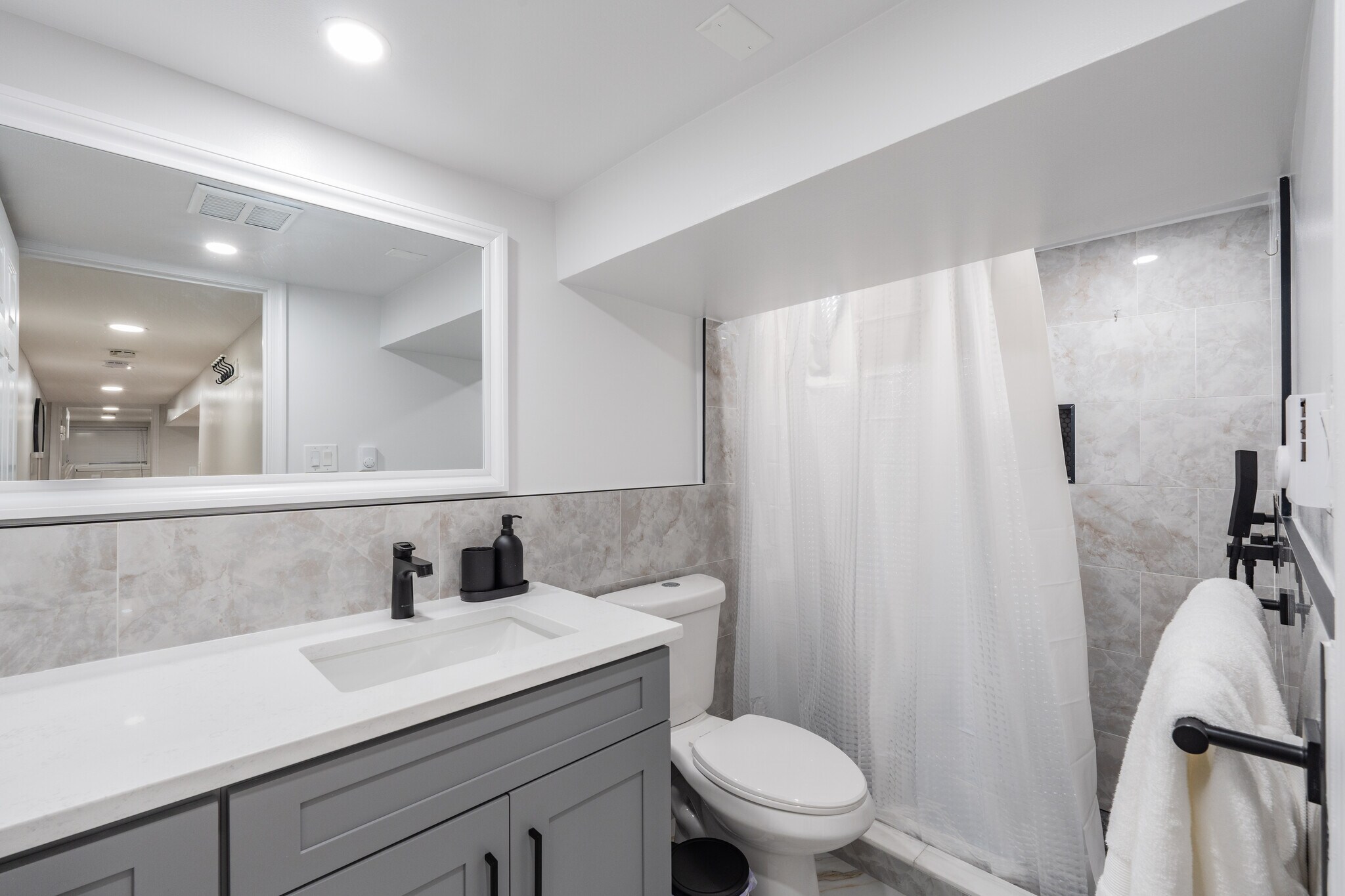 Bathroom - 613 Harvard St NW