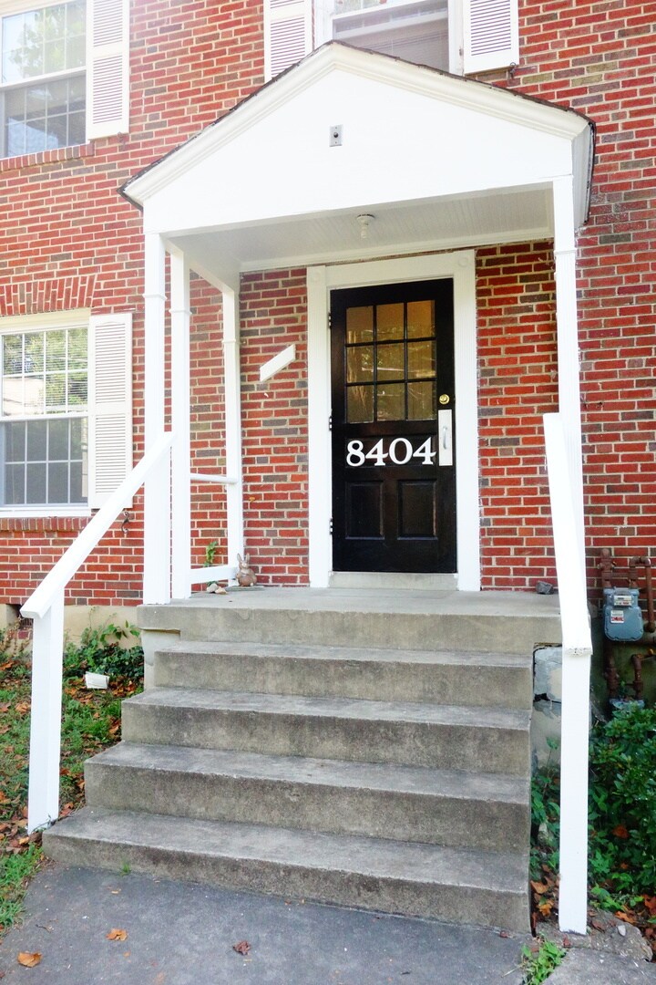Building Photo - 8404 Greenwood Ave