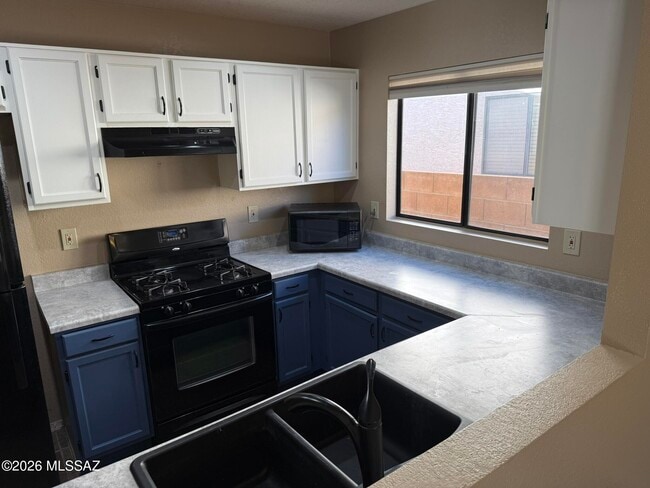 Building Photo - 3002 W Country Ranch Dr