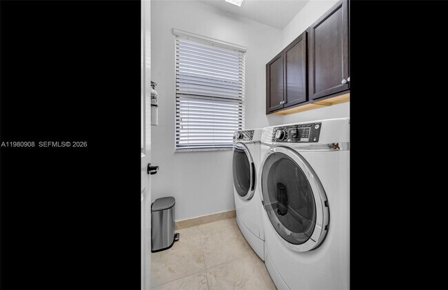 Building Photo - 3274 W 96 Pl