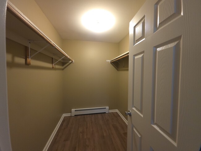 Building Photo - 1665 Coach Dr