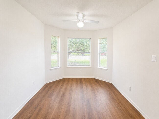 Building Photo - 18023 Lago Forest Dr
