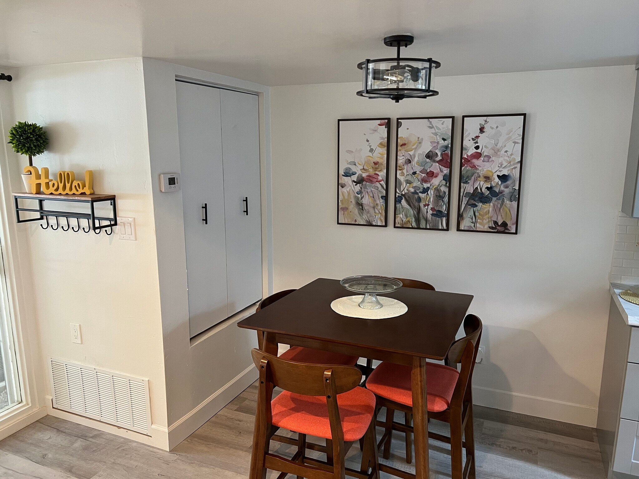 Building Photo - 1143 E Sandpiper Dr