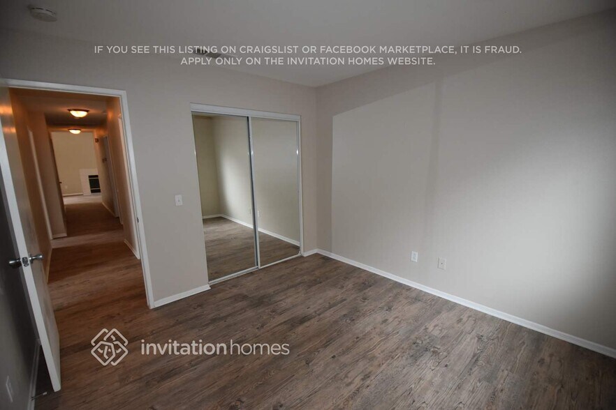 Building Photo - 1721 G Ct