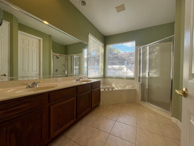 Building Photo - Retreat at Wekiva Gated Home with 3 Bedroo...