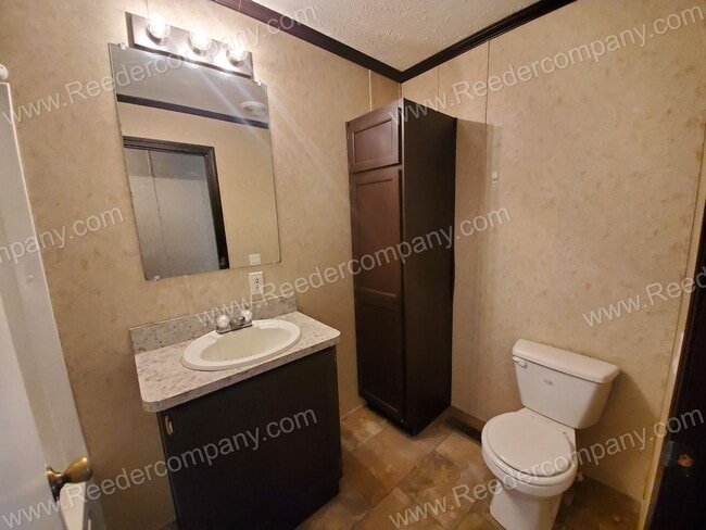 Building Photo - 3 bedroom house