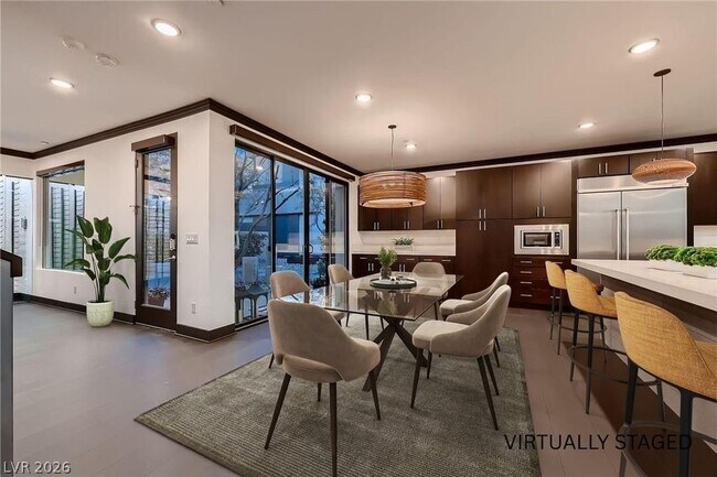 Building Photo - 917 Vegas View Dr