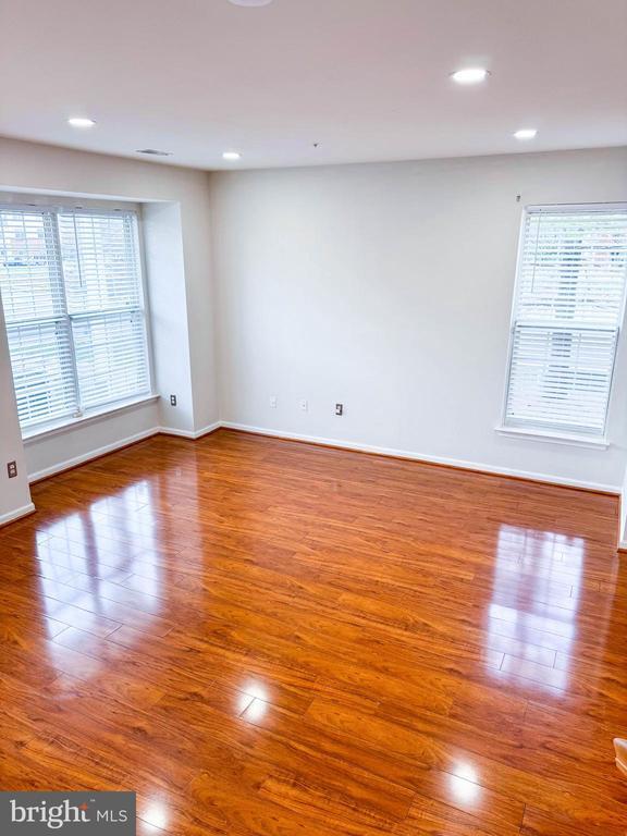 Building Photo - 5211 Duke Ct