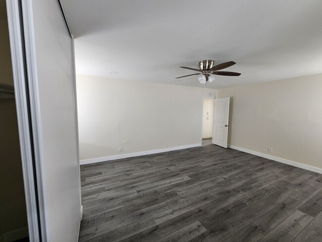 Building Photo - Charming 3-Bedroom Home Just 10 Minutes fr...