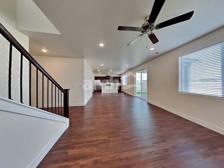 Building Photo - 1453 N Alderleaf Rd