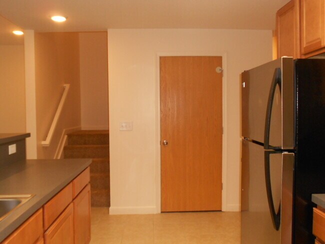 Building Photo - 435-439 E 16th Ave