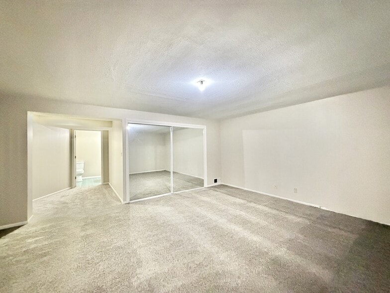 Building Photo - 3204 Westminster Rd