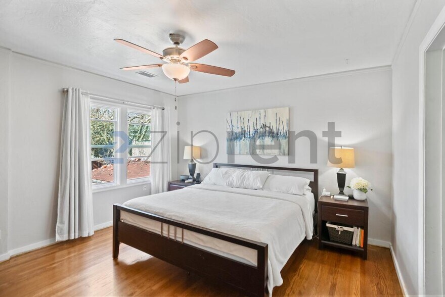 Building Photo - 1337 Acacia St