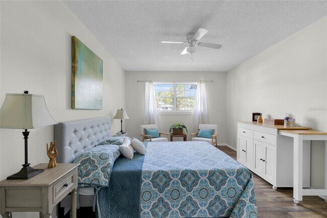Building Photo - 588 Fairways Ln