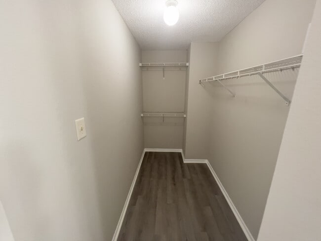 Building Photo - Newly Renovated Noblesville Home