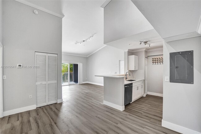 Building Photo - 631 SW 111th Ln