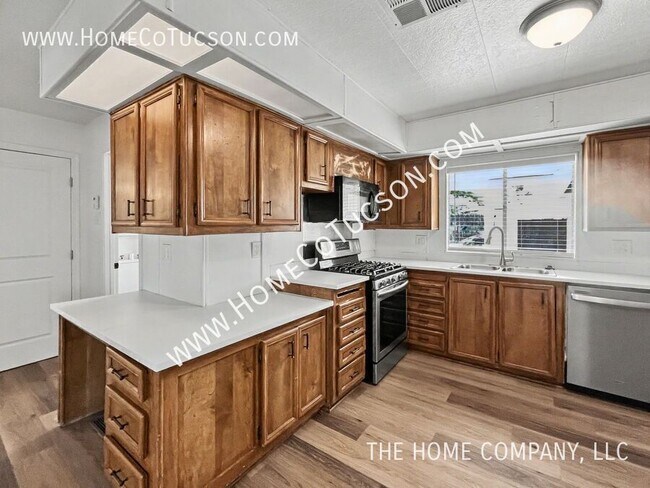 Building Photo - 2548 E Glenn St