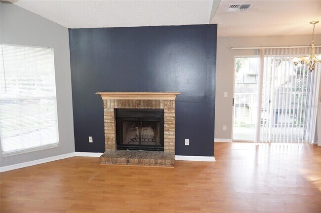 Building Photo - 962 Newcastle Cir