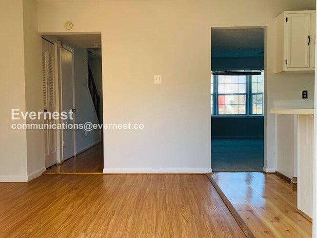 Building Photo - 8627 Reinecke Ct